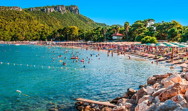  Boat departure to Moon light Beach