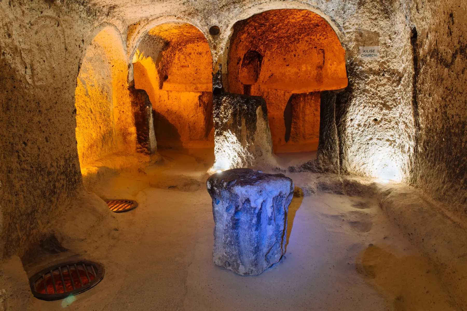  Derinkuyu Underground City
