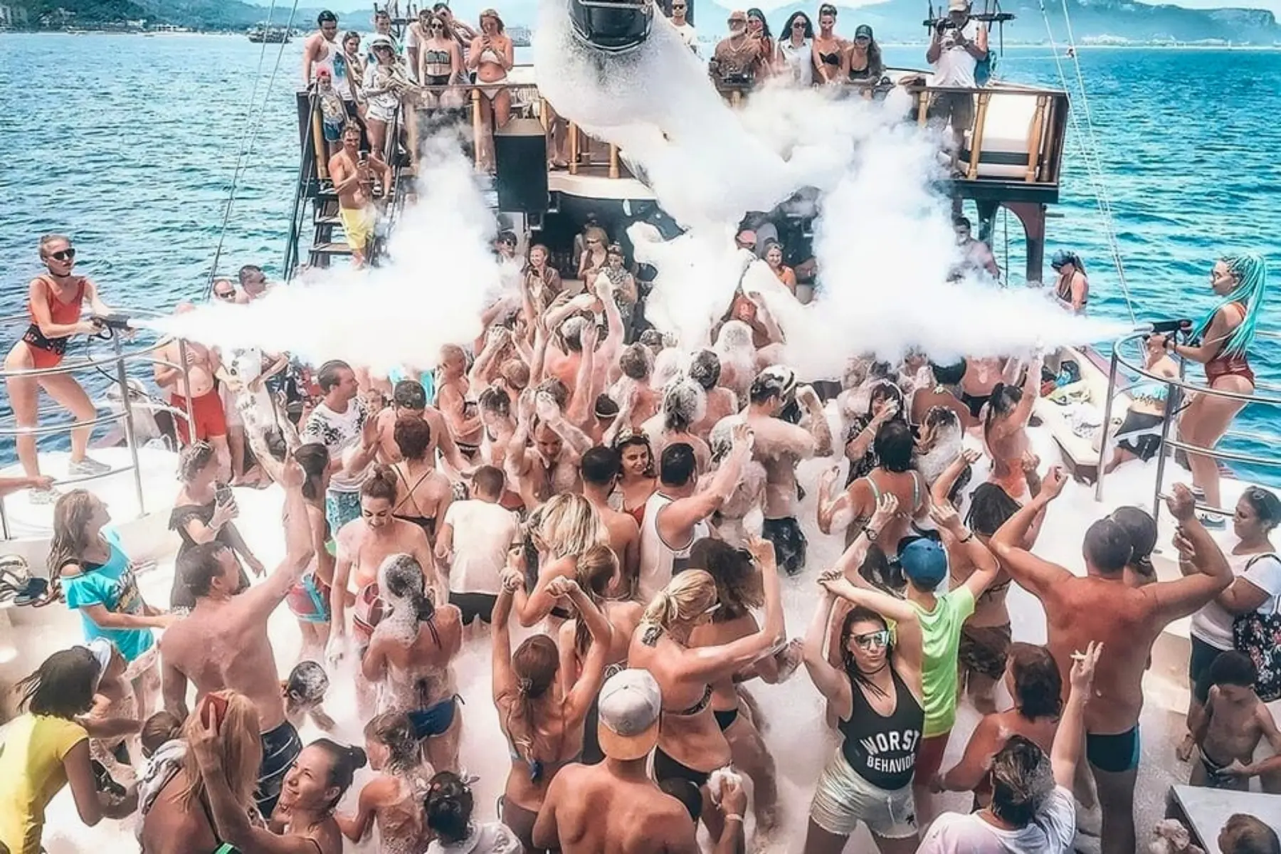 fom party dj music dance animation.