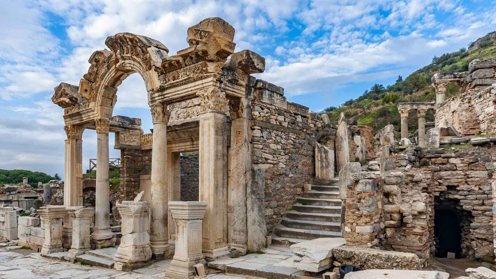 Efes Daily Tour – Discover the Ancient Wonders of Ephesus in One Day